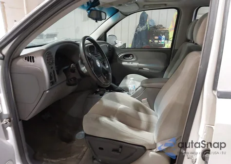 2005 Chevrolet Trailblazer Ls from USA, damaged, VIN 1GNDT13S752359375